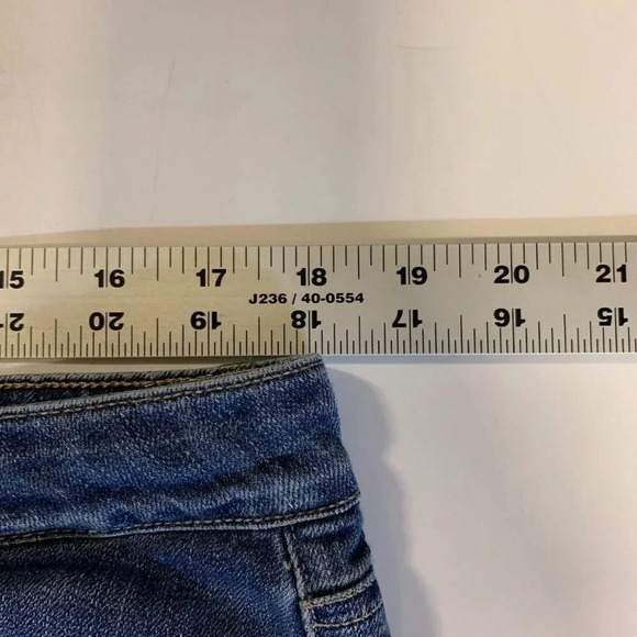 Paige Women's Jimmy Jimmy Stretch‎ Distressed Cutoff Shorts in Ares Dest Size 31 - Picture 11 of 13